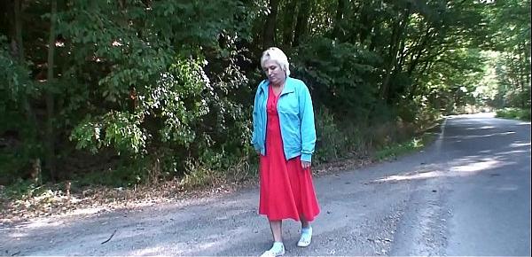  Hitchhiking 70 years old granny getting fucked roadside